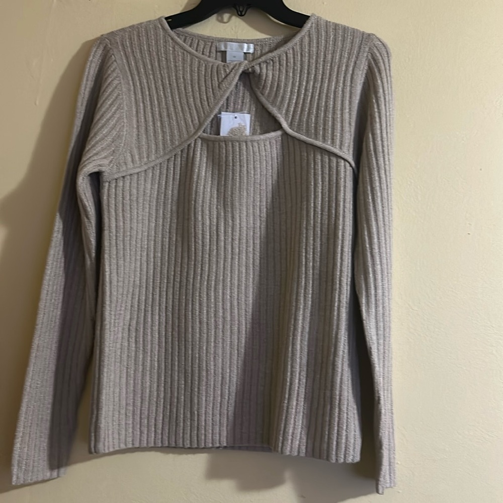 Design History Sweater With Cute Cutout on chest